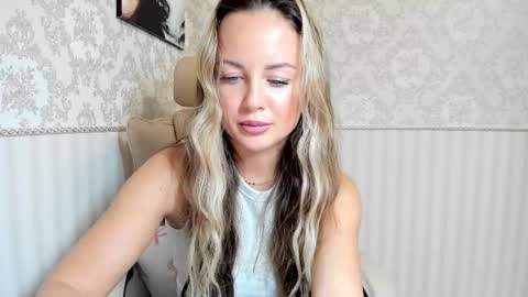 Snapshot of jennifer838 chatting on October 2025 06:20:02 PM Jennifer online show from October 2025 06:20:02 PM