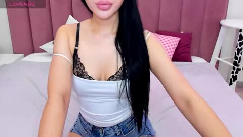 Snapshot of jennifer_munoz chatting on January 2026 02:04:02 AM Jennifer online show from January 2026 02:04:02 AM