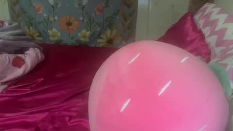 Snapshot of jennifer_robbie chatting on January 2025 03:19:02 AM jennifer_robbie online show from January 2025 03:19:02 AM