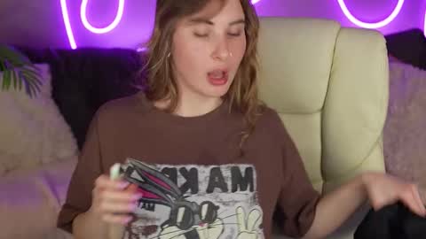 JENNY online show from November 2025 02:43:01 AM