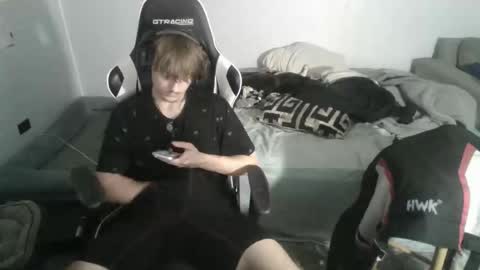 jerimiahslhong online show from November 2025 03:38:01 AM