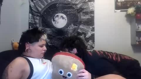 Snapshot of jessandpup chatting on September 2025 01:29:01 AM Jess and Pup online show from September 2025 01:29:01 AM