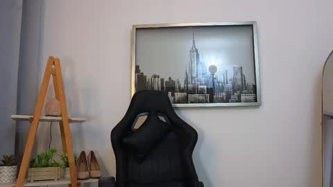 bella  adams online show from December 2025 10:20:02 AM