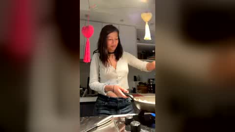 Jessica Gomez online show from July 2026 12:51:01 AM