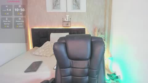 Jessi online show from November 2025 04:22:01 PM