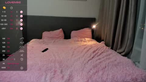 Snapshot of jessicamooon chatting on November 2025 08:29:02 PM JessicaMooon online show from November 2025 08:29:02 PM