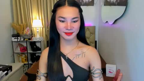 Snapshot of jessie_empress chatting on February 2025 09:48:01 PM Your naughty Jessie online show from February 2025 09:48:01 PM