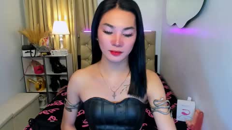 Snapshot of jessie_empress chatting on February 2025 08:03:02 PM Your naughty Jessie online show from February 2025 08:03:02 PM