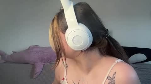 jessluck_1 online show from June 2026 08:35:02 AM