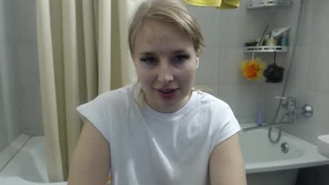 Snapshot of jessy_comely chatting on December 2024 12:22:02 PM Jessy online show from December 2024 12:22:02 PM