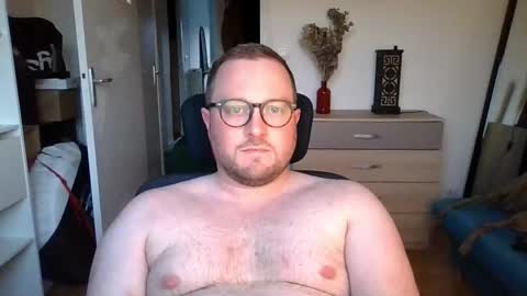 Snapshot of jeuneloup92 chatting on September 2025 06:00:01 PM jeuneloup92 online show from September 2025 06:00:01 PM