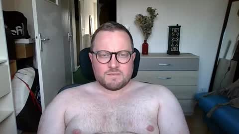 Snapshot of jeuneloup92 chatting on September 2025 04:21:02 PM jeuneloup92 online show from September 2025 04:21:02 PM