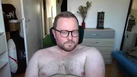 Snapshot of jeuneloup92 chatting on October 2025 03:56:02 PM jeuneloup92 online show from October 2025 03:56:02 PM