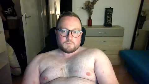 jeuneloup92 online show from November 2025 05:46:01 PM