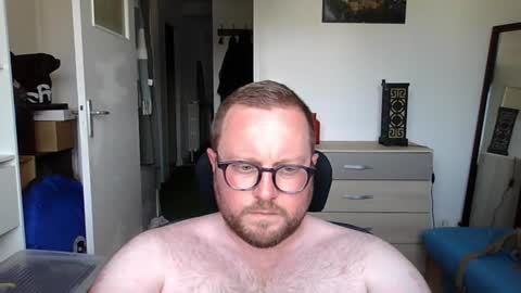 jeuneloup92 online show from June 2026 03:54:01 PM