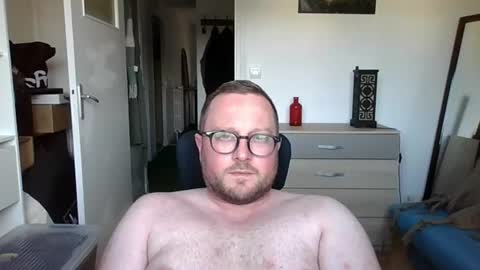 jeuneloup92 online show from July 2026 05:04:01 PM