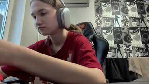 Snapshot of jewelldurham chatting on December 2025 12:25:01 PM Helgi online show from December 2025 12:25:01 PM