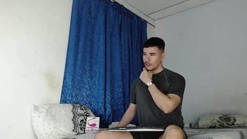 Snapshot of jeycob_happy97 chatting on January 2025 10:32:01 AM Juan David online show from January 2025 10:32:01 AM