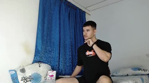 Snapshot of jeycob_happy97 chatting on January 2025 12:01:01 PM Juan David online show from January 2025 12:01:01 PM