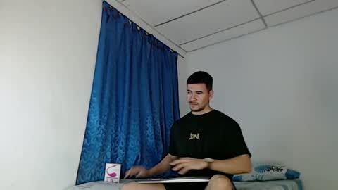 Snapshot of jeycob_happy97 chatting on February 2025 11:21:02 PM Juan David online show from February 2025 11:21:02 PM