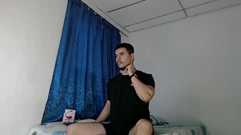 Snapshot of jeycob_happy97 chatting on February 2025 12:05:02 PM Juan David online show from February 2025 12:05:02 PM