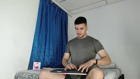 Snapshot of jeycob_happy97 chatting on September 2025 10:48:02 AM Juan David online show from September 2025 10:48:02 AM