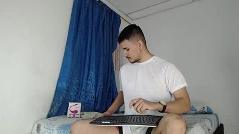 Snapshot of jeycob_happy97 chatting on September 2025 11:37:01 AM Juan David online show from September 2025 11:37:01 AM