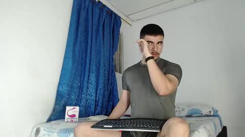 Snapshot of jeycob_happy97 chatting on September 2025 11:20:01 PM Juan David online show from September 2025 11:20:01 PM