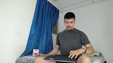Snapshot of jeycob_happy97 chatting on October 2025 10:49:01 AM Juan David online show from October 2025 10:49:01 AM