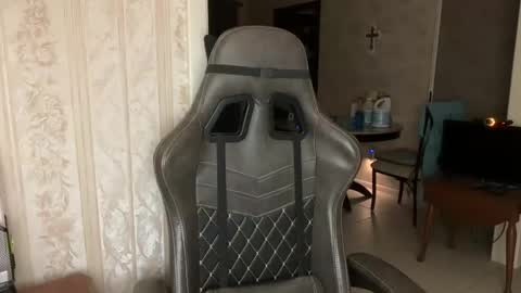 jglisson83 online show from December 2025 05:45:02 AM