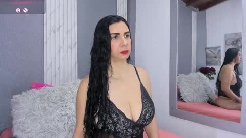 jhasly online show from October 2025 12:00:02 PM