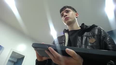 Jheampiero online show from November 2025 12:38:01 PM