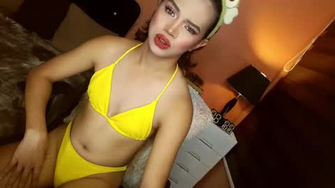 JHENA online show from October 2025 10:21:01 PM