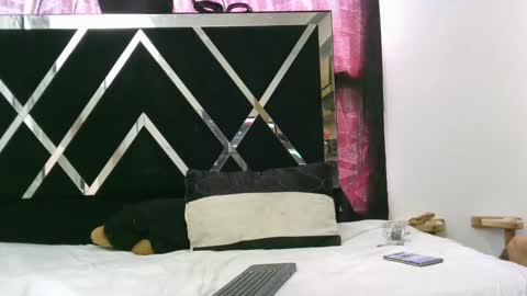 jhoana aston - daniel online show from January 2025 03:54:02 PM