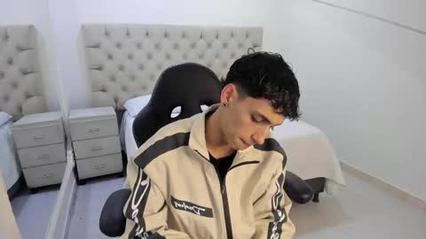 jhoanleandro online show from January 2026 04:59:01 AM