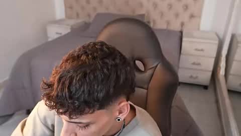 jhoanleandro online show from February 2026 04:45:01 AM