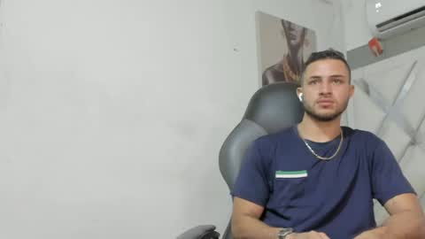 Snapshot of jhonny_flames7 chatting on December 2024 03:37:01 AM jhonny online show from December 2024 03:37:01 AM