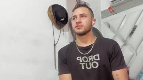 Snapshot of jhonny_flames7 chatting on January 2025 03:38:01 AM jhonny online show from January 2025 03:38:01 AM