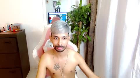 jhonsonvlatino online show from October 2025 02:31:01 AM