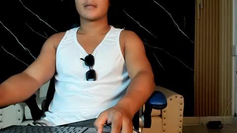jhony_curly online show from May 2026 11:47:01 PM