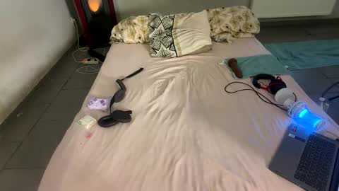 Snapshot of jhopeftw chatting on February 2026 07:15:01 AM Anya online show from February 2026 07:15:01 AM