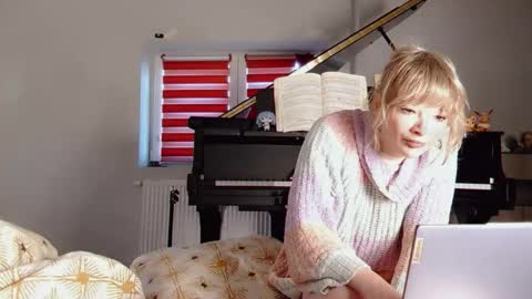 Snapshot of jhopeftw chatting on March 2026 09:38:02 AM Anya online show from March 2026 09:38:02 AM