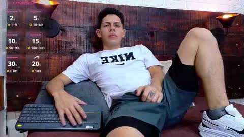 jhosuavega online show from November 2025 11:03:01 PM