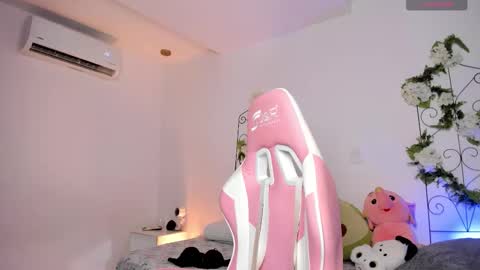 Jiggly online show from September 2025 01:16:02 AM