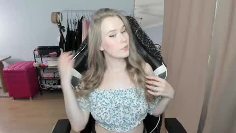 Snapshot of jimmy_and_amy chatting on October 2025 02:04:01 PM Amy next stream on Wednesday Thursday Friday Saturday and Sunday at 16 pm GMT3 online show from October 2025 02:04:01 PM