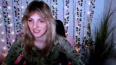 Snapshot of jina_toys chatting on September 2025 07:25:01 PM jina_toys online show from September 2025 07:25:01 PM