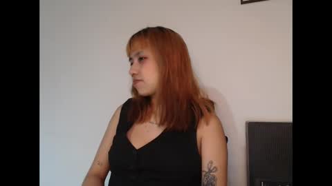 Minaa  online show from December 2025 01:44:02 AM