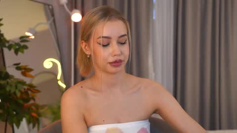 Snapshot of jjennnyy chatting on May 2026 08:21:02 AM Jenny online show from May 2026 08:21:02 AM