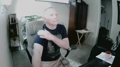 Snapshot of jlouton01 chatting on January 2025 03:39:02 PM kilroy online show from January 2025 03:39:02 PM