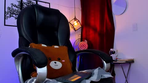 Snapshot of jmortton chatting on December 2024 01:47:02 AM IGJmortton online show from December 2024 01:47:02 AM